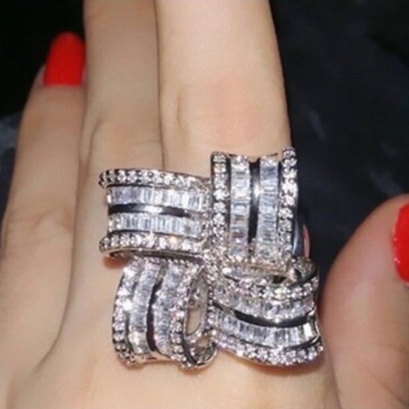 ¥ New Luxury Diamond 925 Sterling Silver Ring - Picture 6 of 7